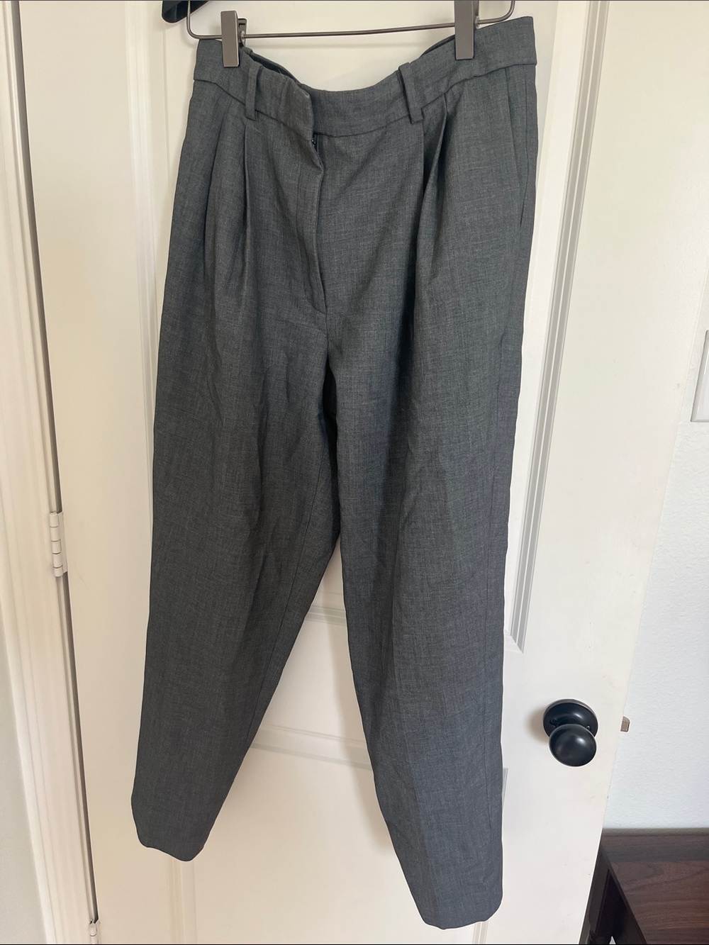 Babaton Gray Pleated Cropped Trousers